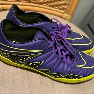 Nike 2015 HyperVenom Phelon II IC Indoor soccer Shoes - Hyper Grape/Black SZ-12.